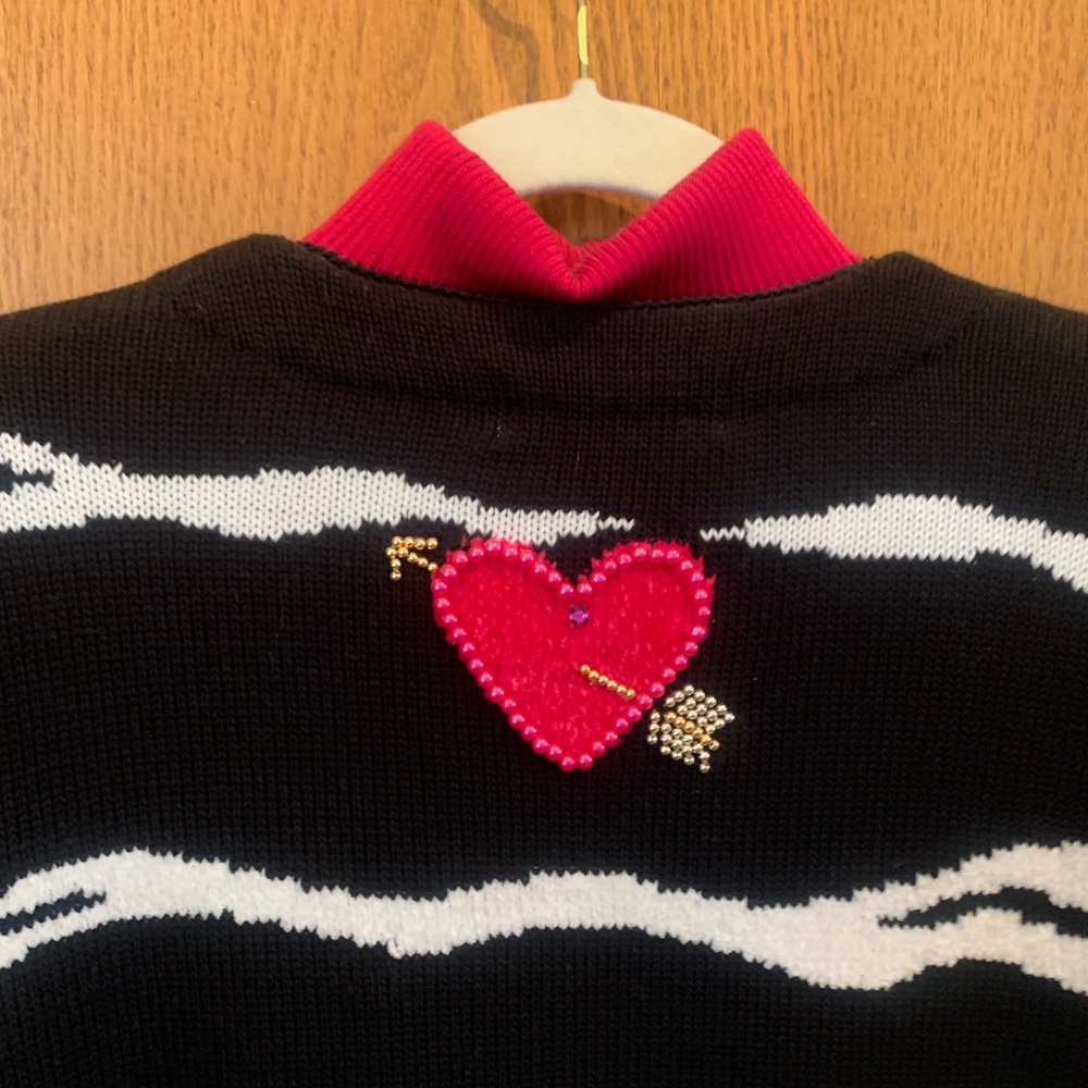 Heart Patterned Black and Pink Sweater - Picture 4 of 4